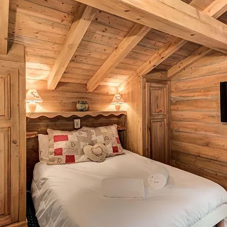 Blackbushe - Traditional - Alpes Travel - Sleeps 4-6 Chalet