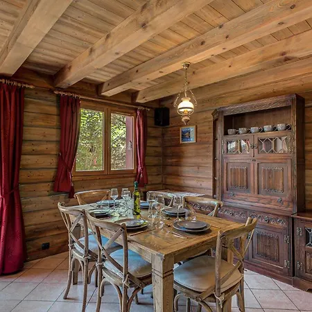 Blackbushe - Traditional - Alpes Travel - Sleeps 4-6