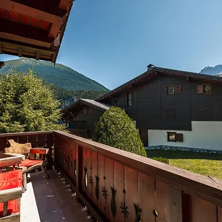 Blackbushe - Traditional - Alpes Travel - Sleeps 4-6 Chalet