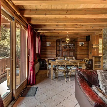 Blackbushe - Traditional - Alpes Travel - Sleeps 4-6 Les Houches