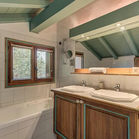 Blackbushe - Traditional - Alpes Travel - Sleeps 4-6 Chalet Les Houches